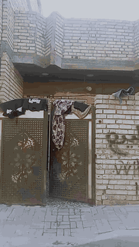 وبركاته بيت للبيع المساحه 110م في حي كوفه منطقة علاوي الاسمر مقابل الب...