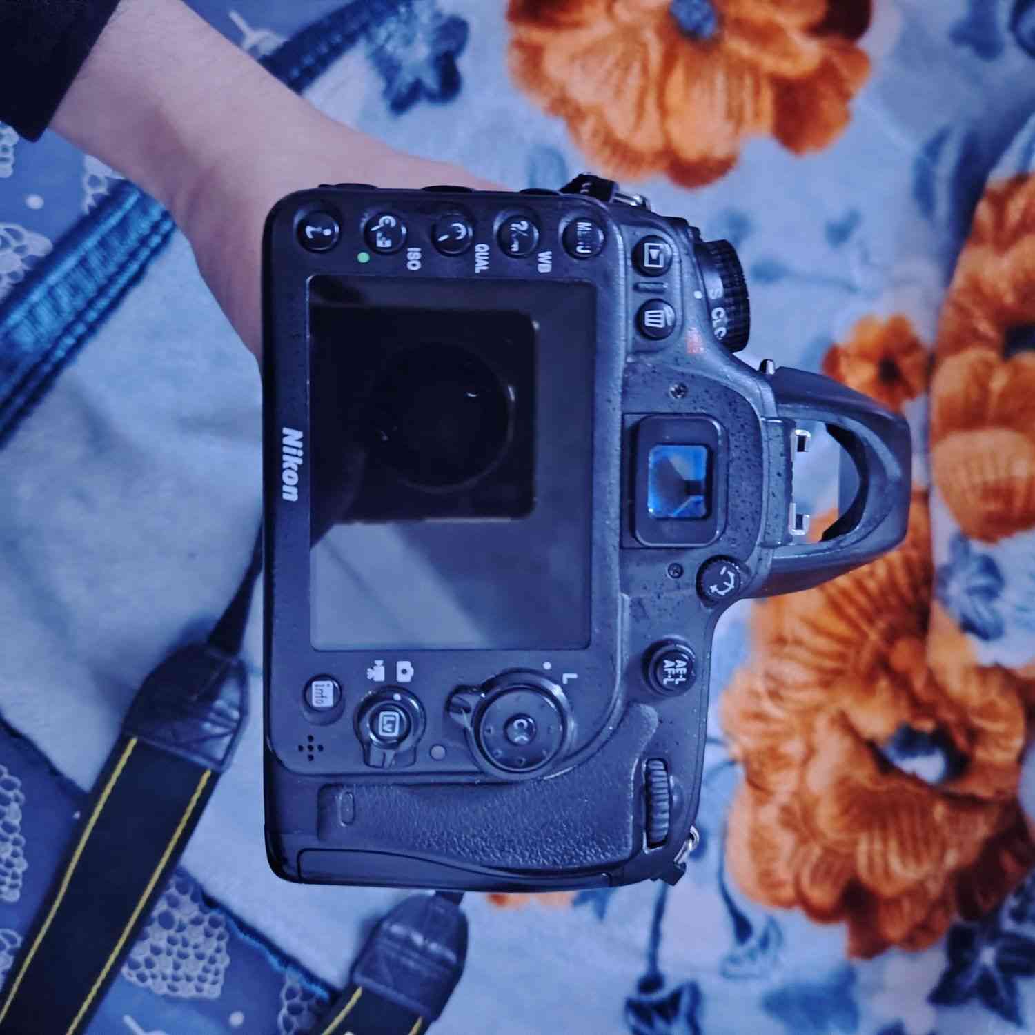 كامره نيكون 7100 للبيع  نضافة 99 بالميه استخدام شخصي. 
ملحقاتها:
بدي
عدستها الاصليه 18 140
شاحنه
جنطه
بطاريتها الاصليه
حزام كتف
السعر 490 الف وبيها مجال بسيط

ومتوفر شركات توصيل


**إذا كنت صاحب هذا الإعلان وتريد حذفه لأي سبب، رجاءا أرسل رسالة إلى الدعم الفني**