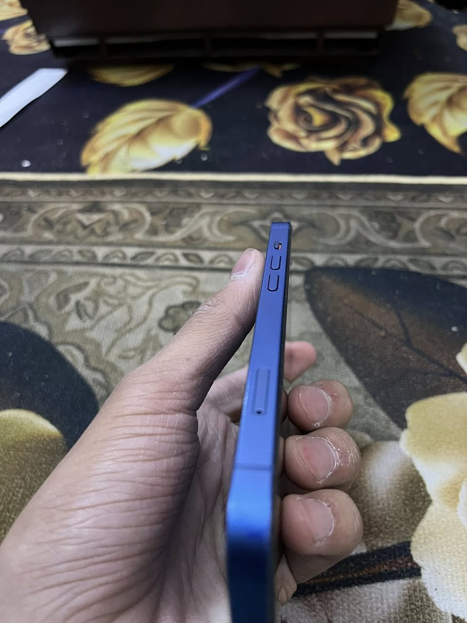 السلام عليكم 13عادي 128 بطاريه 85 نمودج M جهاز مكفول وتر بروف مامفتوح على الفحص لون ازرك نضيف كلش كلشي مامبدل بي السعر 460  بي مجال شي بسيط العنوان بغداد الشعله الرقم ***********
