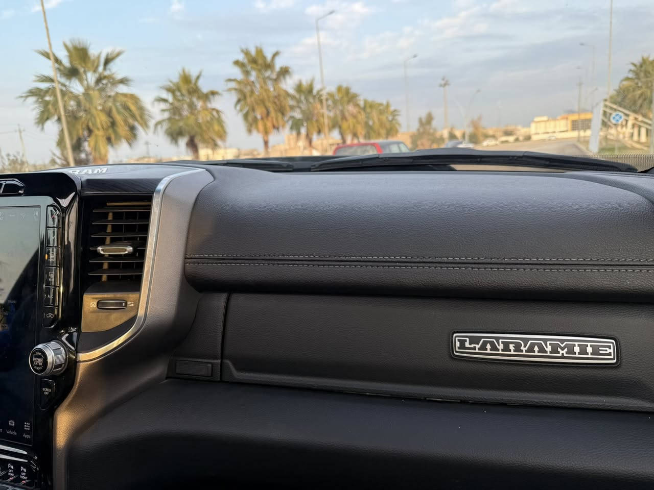 سلام عليكم V8
رام للبيع 2023لرامي
مفول موصفات حساس امامي خلفي 
رادار
كشن تبريد  و حار
بانراما 
شاشه كبير 
بيه بعد هواي موصفات 
السعر 410$
مكاني كركوك 
***********
