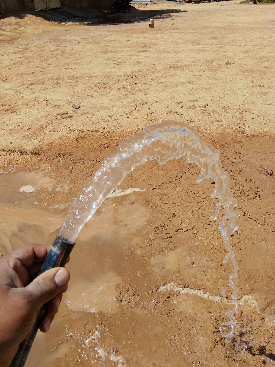 السلام عليكم قطعة ارض للبيع مساحتها الكلية 300 متر الجبهة19 ونص ونزال15 و30 سنتم ترغب
بشراء 100 متر يمكنك شراء 100 متر او ترغب ببناء كامل ابنيها وأسلم مفتاح كامل من كل شيء وبدون اي نقص والقطعه متوفرة من كامل خدمات ماء وكهرباء محدوله تراب وسبيس عالية من شارع الاستفسار خاص او عن هذا رقم واتساب 
***********
