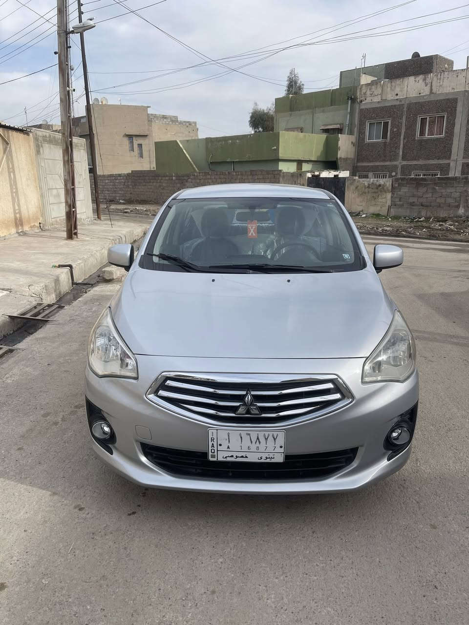 السلام عليكم مستبوشي ميراج g4 للبيع سياره حادثه مثل ما موضح بل صور صبغ قطعتين بوند + جاملغ سياره حلوه ونضيفه وجاهزه ماشيه 92الف مواصفات نص فول موديل2019 شرط التحويل والوكاله مكاني موصل 
وللتواصل على الرقم***********
السعر 80 وبيه مجال
