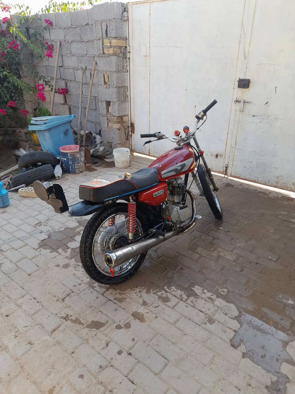 للبيع اربعه كير محرك اخرس دراجه حلوه مال شغل السعر ب٢٢٥ وبيهة مجال قليل المكان كربلاء شارع بغداد قرب سيد الوصياء عمود١٢٨ لستفسار على الرقم ***********
