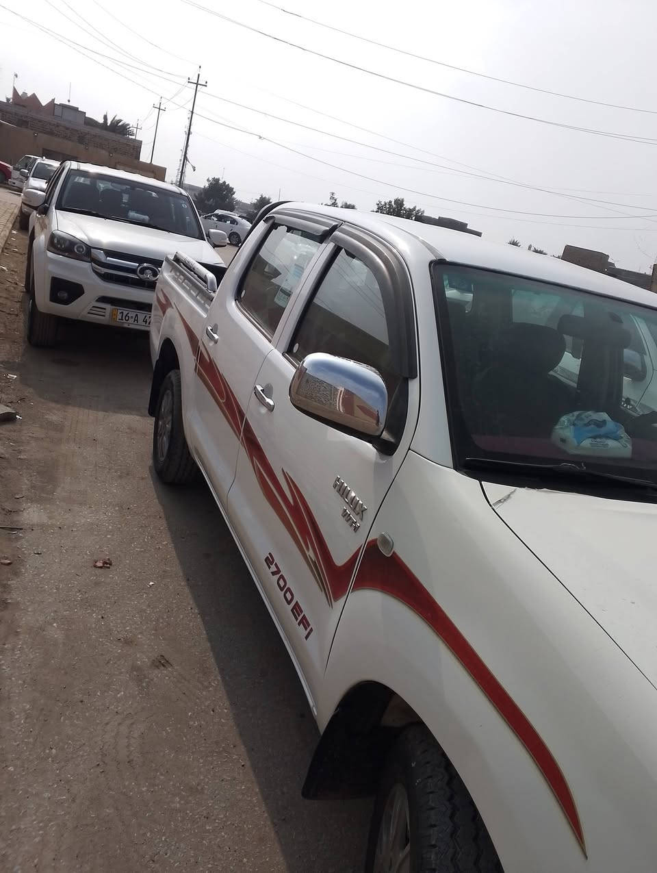 السلام عليكم
تيوتا هايلوكس 2010 رقم مثنى  كير عادي 

تخم تاير جديد محرك لا ينقص ولا يبخر 

تبريد ثلج 🥶 باسمي تحويل مباشر 

سنويه مجدده 

بيع او مراوسً حسب القناعه 
السعر :140

المكان : ديوانية/ الحمزة الشرقي 

للاستفسار 

***********
