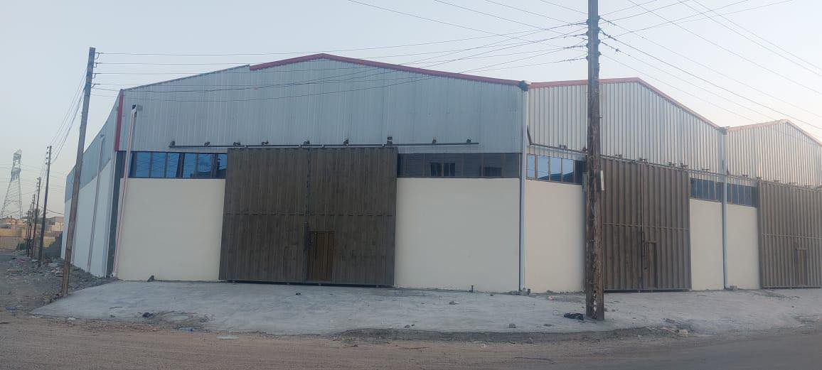 السلام عليكم عندي 3 جملونات ملك صرف للبيع مكان بوب شام شغل درجه اول مساحه الكاع 1600 متر 
سعر خاص 
***********
