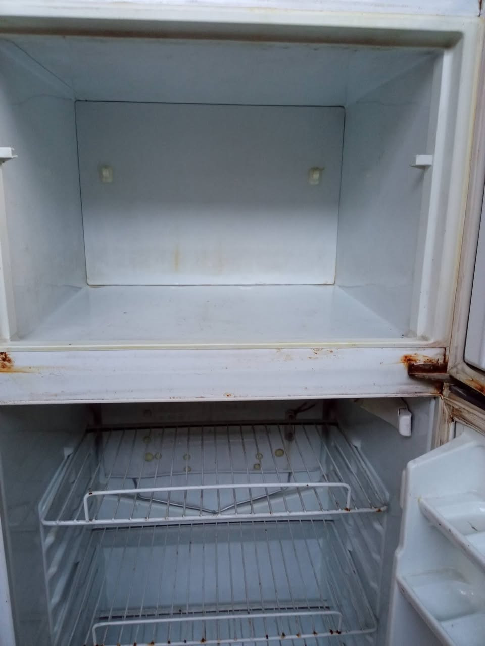 ثلاجه كريازي مستعمل علاالفحص افحص قبل الشراء


**إذا كنت صاحب هذا الإعلان وتريد حذفه لأي سبب، رجاءا أرسل رسالة إلى الدعم الفني**