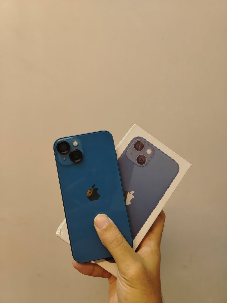 ايفون 13 عادي لون حبري بلادي مامفتوح ذاكرة 128 بطارية 75  مع الكارتون وكيبل وكفرات3  السعر 400 بي مجال كلش كلش بسيط


**إذا كنت صاحب هذا الإعلان وتريد حذفه لأي سبب، رجاءا أرسل رسالة إلى الدعم الفني**
