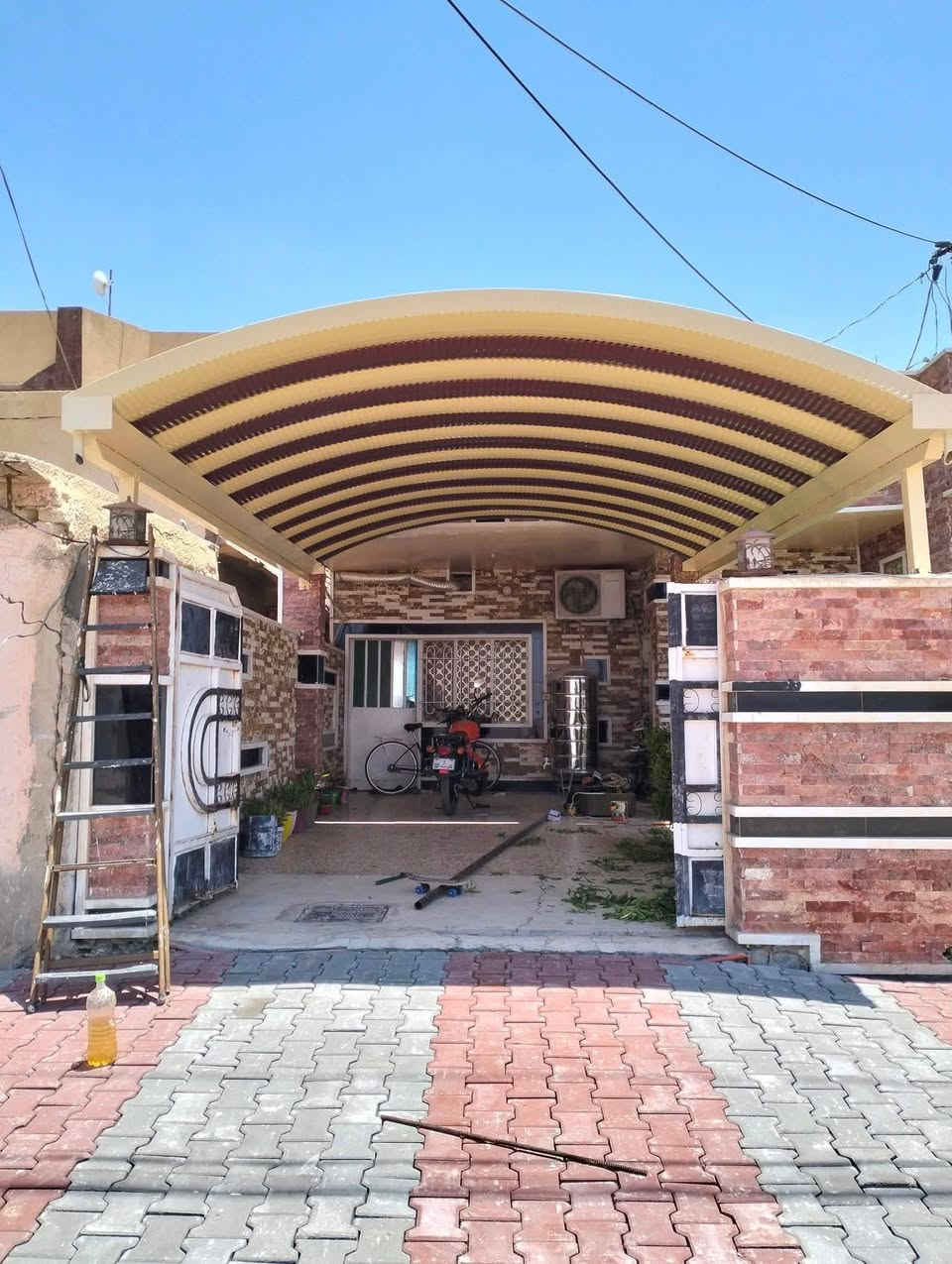 السلام عليكم حدادة محمد جواد لجميع انواع السقائف وكافة الاعمال الحدادية بأسعار مناسبة جدا للاستفسار *********** العنوان ديالى المقدادية مقابل إعدادية ابو حنيفة النعمان العمل بجميع أقضية ونواحي ديالى
