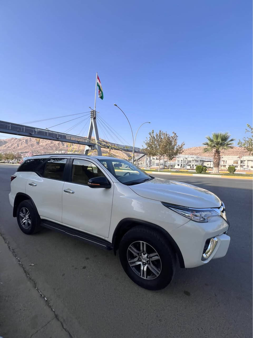 ويوتا فورتشنر موديل ٢٠١٨ محرك ٦ سلندر 
مواصفات سياره GXR
سياره كير ومحرك وتبريد بشرط 
سياره رقم وسنويه وهزه جديده 
سياره رقم دهوك رقم انكليزي 
سياره باسمي تحويل نفس يوم
سياره ماشيه ١٧٧ ألف كيلو متر 
سياره بيها 
قبخ صندوق صبغ بدون دواخل
مع جاملوغ خلفي صبغ هم بدون 
دواخل مع شويه بالدكمه هم بدون 
دواخل طبعا مبينه بالصوره مع لون 
ازرق كلها بدون دواخل شرط 
بيها هم شي تعديلين صغير على بارد
سياره : 
بجم كبس يعني بجم وبدن ولغود 
وشواصي وايرباكات كلها وضع شريكه
سياره مكانها دهوك وداخل دهوك
سياره مواصفاتها :
بصمه ابواب وتحكم بالستيرن 
شفتات بالستيرن 
دبل كير ثلاث وضعيات قياده
نظام ايكو و سبورتي 
لايد ليد خلفي وامامي
كشنات جلد 
ثلاث مقاعد وسبع راكب 
تبريد مركزي وثلاث قطع
شاشه وكاميره 
دبل اكسل 
نظام مانع انزلاق 
حساس خلفي 
اكو هوايه مواصفات اخرى ...
سعرها ٢٤٩ ورقه 
*********** بيها واتس دهوك, العراق
