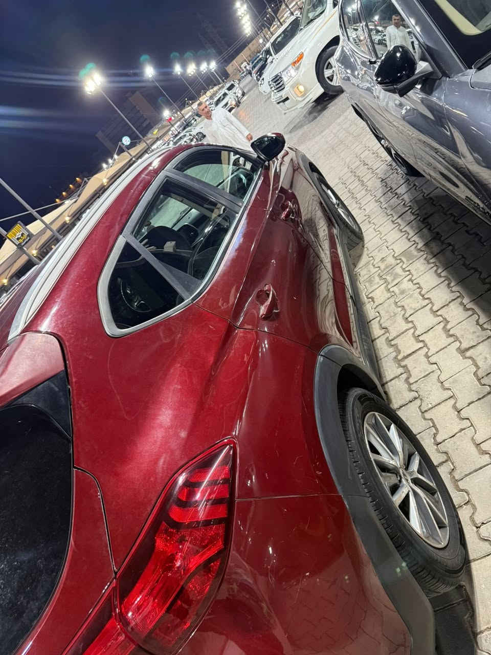 توسان ٢٠١٩ امريكي ماشيه ١٢٥ الف ميل 
في الخارج ضربه بابين وفي العراق جاملخ وبنيد 
بيه ٤ قطع 

تم عمل ادامه كامله وسياره جيده جدا 
سعر ١٤٩ ورقه وبيه مجال 
***********
