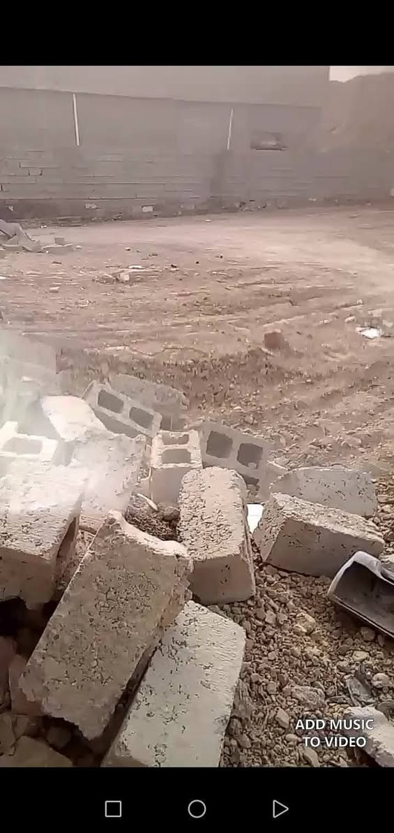 قطعه ارض للبيع المساحه 450مترزراعيه العنوان الشرقاط شارع معمل القاز قرب مدرسة الوقاص  7ملايين هاتف ***********

