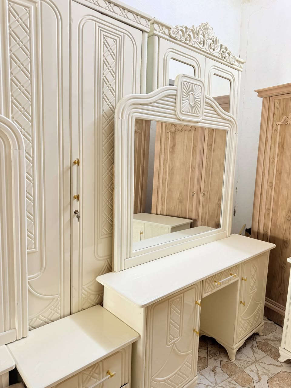 @إشارة
تصميم احدث الموديلات 
حسين سعيد  للاثاث الحديث
🧿﷽ 🧿 #
#مبيعات البدير للأثاث 
العنوان  الديوانية قضاء البدير قرب مدرسه الصادق  الأهليه قرب السايدين ***********
*********** حسين سعيد 
متوفر خدمه توصيل داخل الديوانية اقضيه ونواحي
رابط قنا تليجرام  https://t.me/huuuusb

