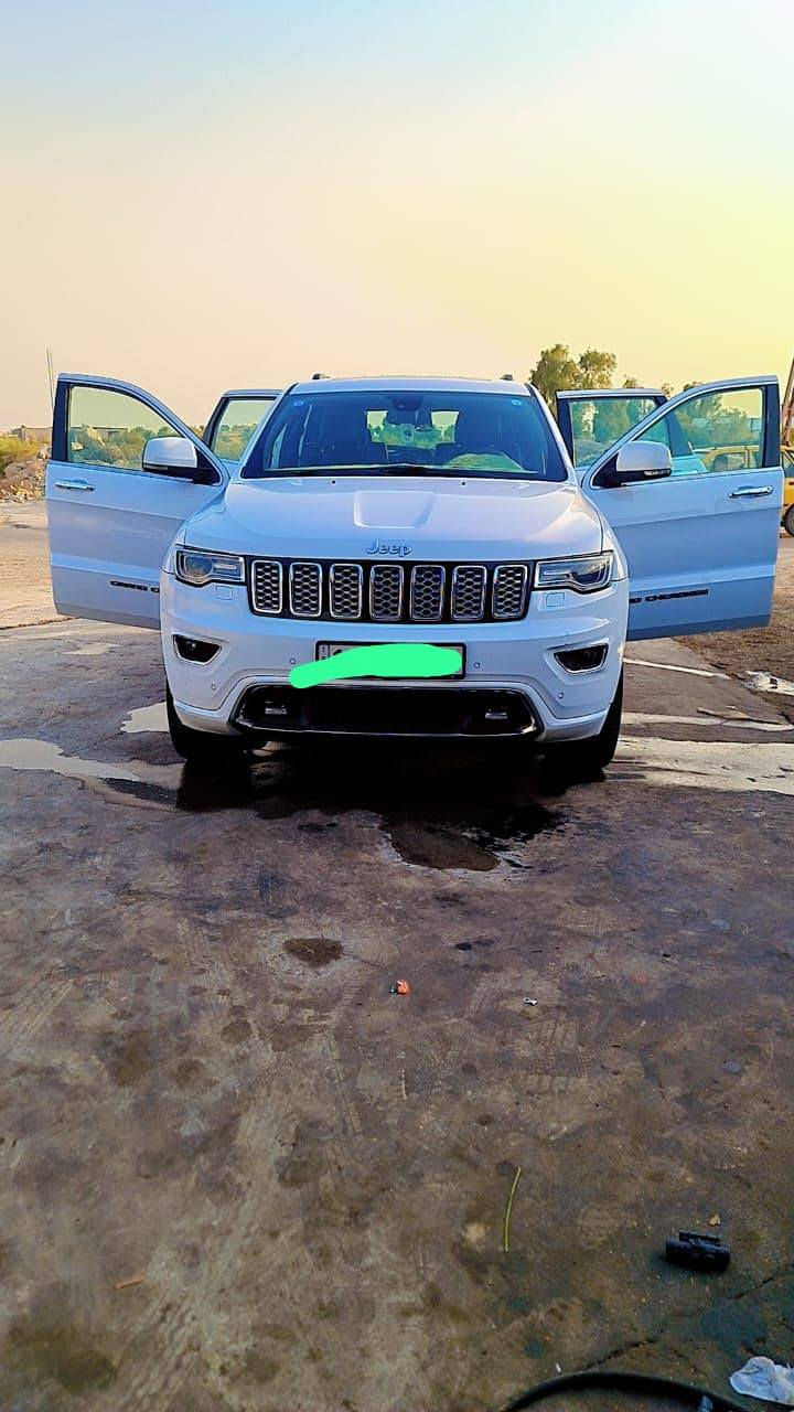 السلام عليكم جيب اوفر لاند خليجي موديل 2018 
1/بانوراما 
2/كشنات جلد حار بارد 
3/جكات 
4ارادار جانبي 
5/ حساس امامي خلفي 
6/ثلث شاشات 
7/فور ويل 
8/محرك 3600 
9/الصندوق الخلفي كهرباء 
10/كشنات خزن ميموري 
11/ستيرن كهرباء 
12/اطفاء عند التوقف ذاتي 
13/شفتات ستيرن 
14/ داخل عسلي وبعد بيه هواي مواصفات اخوان السياره واسعارهن معروفه بسوك
270$ وبيه مجال 
***********
العنوان بغداد ( تاجي )
