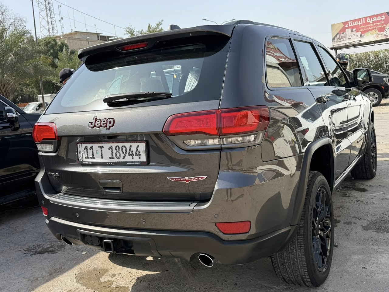 السلام عليكم
جيب لاريدو 2017 وارد أمريكي رقم بغداد 
مكينة 6 سلندر 3600 
مواصفات :- ترايل هوك 
🔹 فتحة سقف
🔹 بصمة تشغيل وابواب وتشغيل عن بعد
🔹شاشة كبيرة
🔹 فور ويل +جكات 
🔹 وضعيات قيادة 
🔹 دواخل اسود 
🔹 تحكم ستيرن 
🔹اوتو ستوب + ايكو 
الضرر واضح بل السونار موجود بل المنشور 
السيارة بغداد

***********
