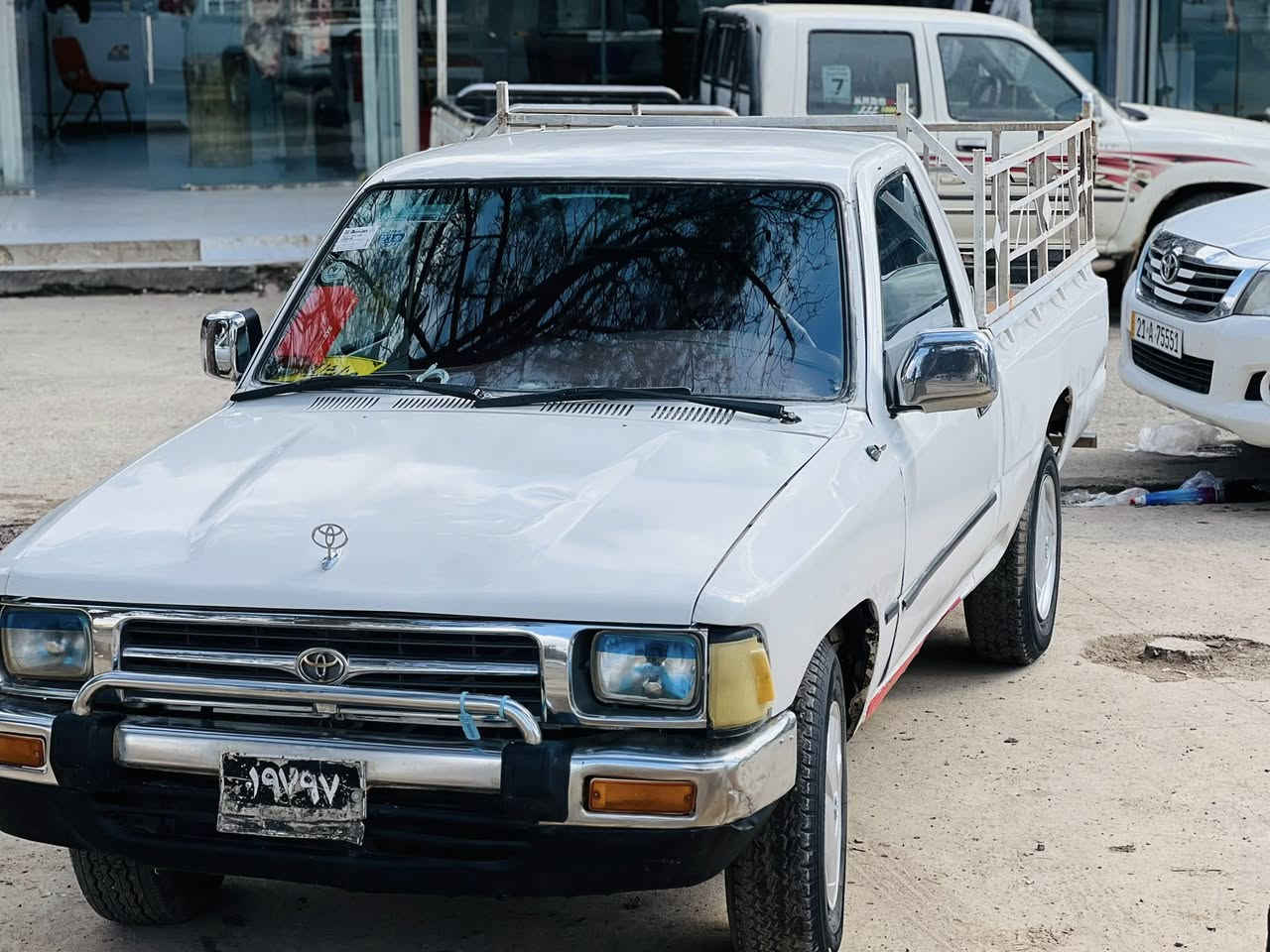 توێتا مۆدێل ١٩٩١رەقەم جونوبە سەنەوی جنوبی لەگەلایە مەکینە سێ وای ٦گێڕە تاقم تایەی تازە گێڕی مەکینەی اکسل هەمووی بەشەرت عام بۆیاخە بۆجوانی سیعری ٢٨گەلاو مەجالێکی کەم .***********یان *********** ادمین❤️
