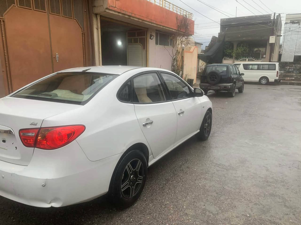 هۆندا ئاڤانتی ٢٠١٠ 
براوەیە 
مەکینە ١٦ دەکشن بەرز 
بەس سلایت نیە 
گێچ وەنەوشە و ئیکۆ
لایت رەش و بەگ لایت لێزەر  
کوشن هیتەر 
سوکان ڤۆلیۆم 
ئاوێنە شەفت 
ئاوێنە ئیشارەت 
بلوتووز 
حاسە 
گێر و مەکینە بەشەرت 
تەبرید سارد و گەرم بەشەرت 
ABSبەشەرت 
بێ دەعم و لێدراوە 
سەقفی بێ بۆیاخە 
کەڤەری نەگۆراوە بەشەرت 
کارەبای بەشەرت 
برێکی بەستراوە 
جامی هەلگیراوە 

شوێن چوارقورنە 

٥٥ گەلا و مەجالێکی کەم 

***********
*********** رانية, السليمانية
