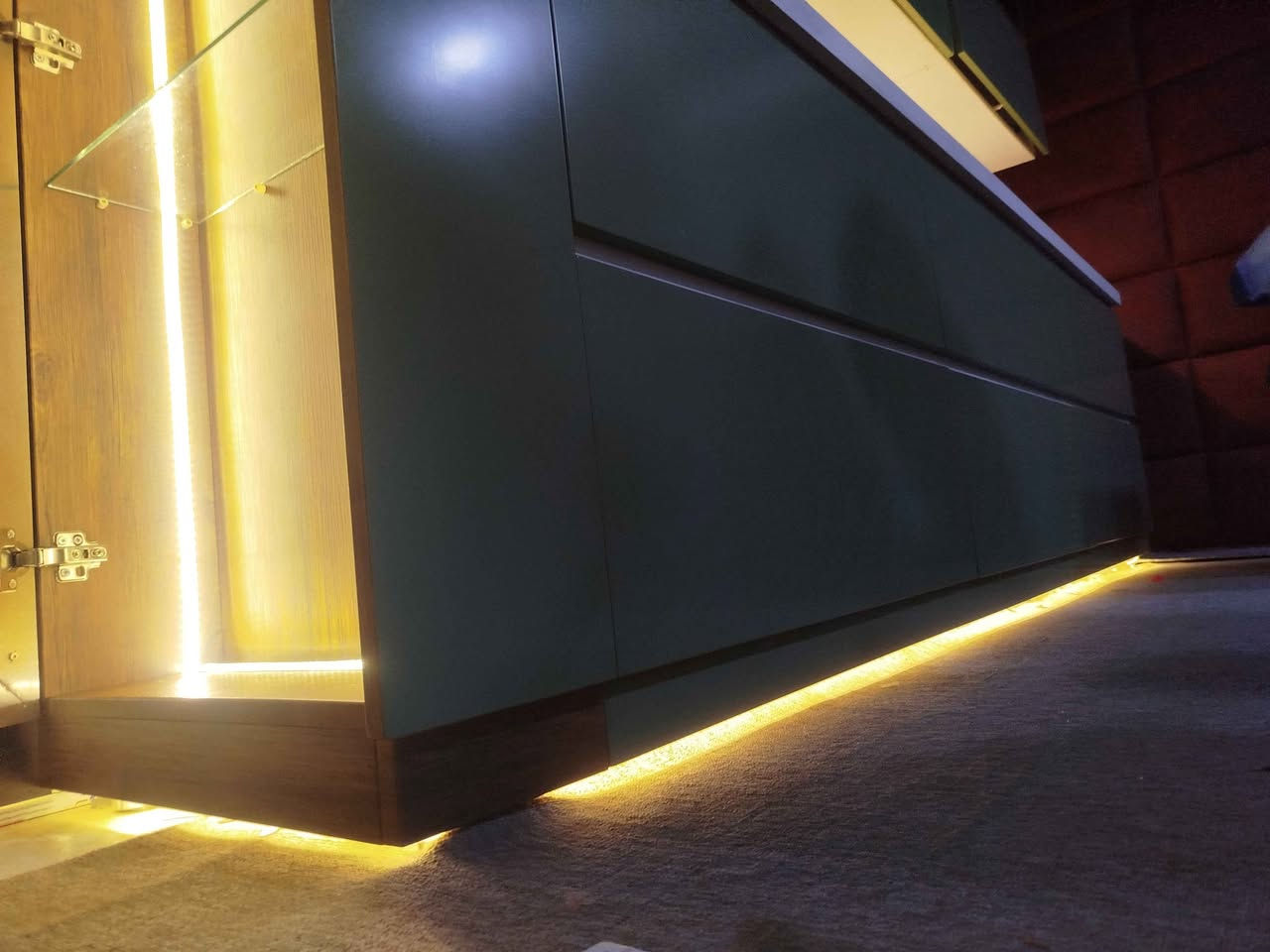 دروست کراوە تەنیا بۆ دیکۆر 3.2 م . بۆ پیشاندانی مشتەری. فول مواسەفاتی داخلی جەگ. دەبڵ چەکمەجی داخلی. تەنیا بەردی موخسەل و پشتی بایی 800 دۆلارە سوران, أربيل


**إذا كنت صاحب هذا الإعلان وتريد حذفه لأي سبب، رجاءا أرسل رسالة إلى الدعم الفني**