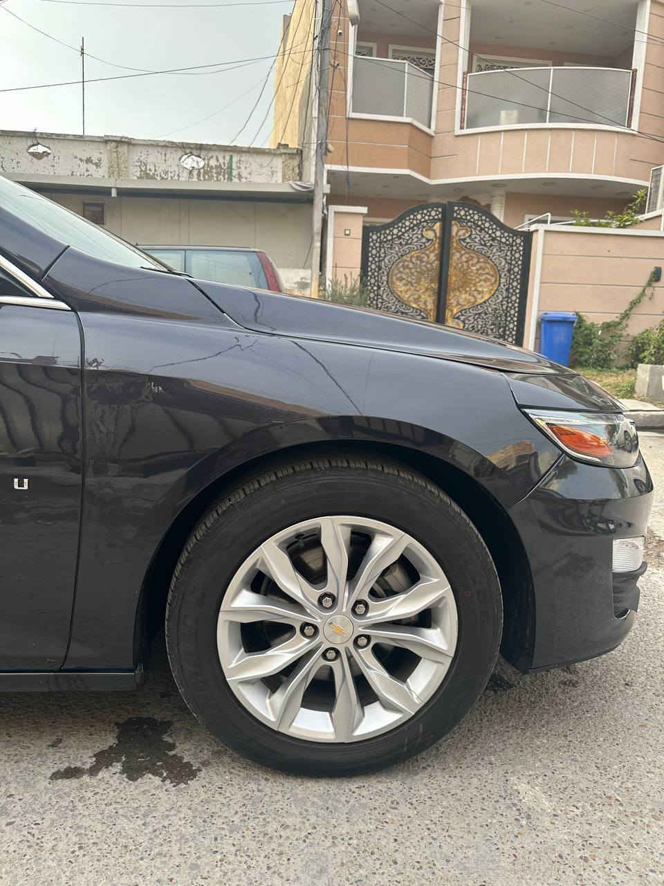 السلام عليكم
للبيع للبيع
ماليبو23 LT  محرك 1500تيربو لون نيلي ماشيه 98الف كيلو السياره بدون اير باك بدون شاصي حادثها تبديل بنيد ودعاميه فقط السياره مرقمه وكامله وهزه جديده بغداد باسمي
المواصفات-تحديد مسار-قيادة ذاتيه - رادار امامي-مثبت سرعه-إطفاء ذاتي-قطعتين تبريد - كشنات كهرباء - مانع انزلاق-تشغيل عن بعد
محرك كير صدر كله بلادي
جك وسبير والأدوات كامله
السعر145
العنوان بغداد الكرخ السيديه
للتواصل ***********
