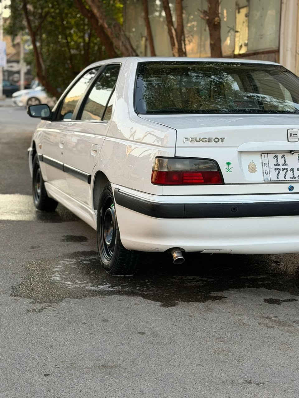 سلام عليكم بيجو بارص موديل 21 سيارة جديدة 
بيهة بوارد بلجاملغات ع كد أصبعين من الجهتين دوشمه عامة 
سيارة مال بيت مامتعوبة السعر ٦٨ الرقم ***********
