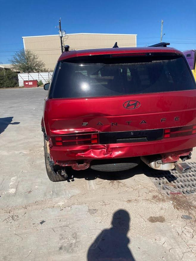 السلام عليكم.                                                                              هونداي سنتافي كلكرافي 2024.                                                                  تباع عله حادث مكان سياره عمان المنطقه الحره.                                    تدخل حره او تدخل شهداء لي عنده كتاب.                                      سعره 188.                                                                                   الاتصال ***********
