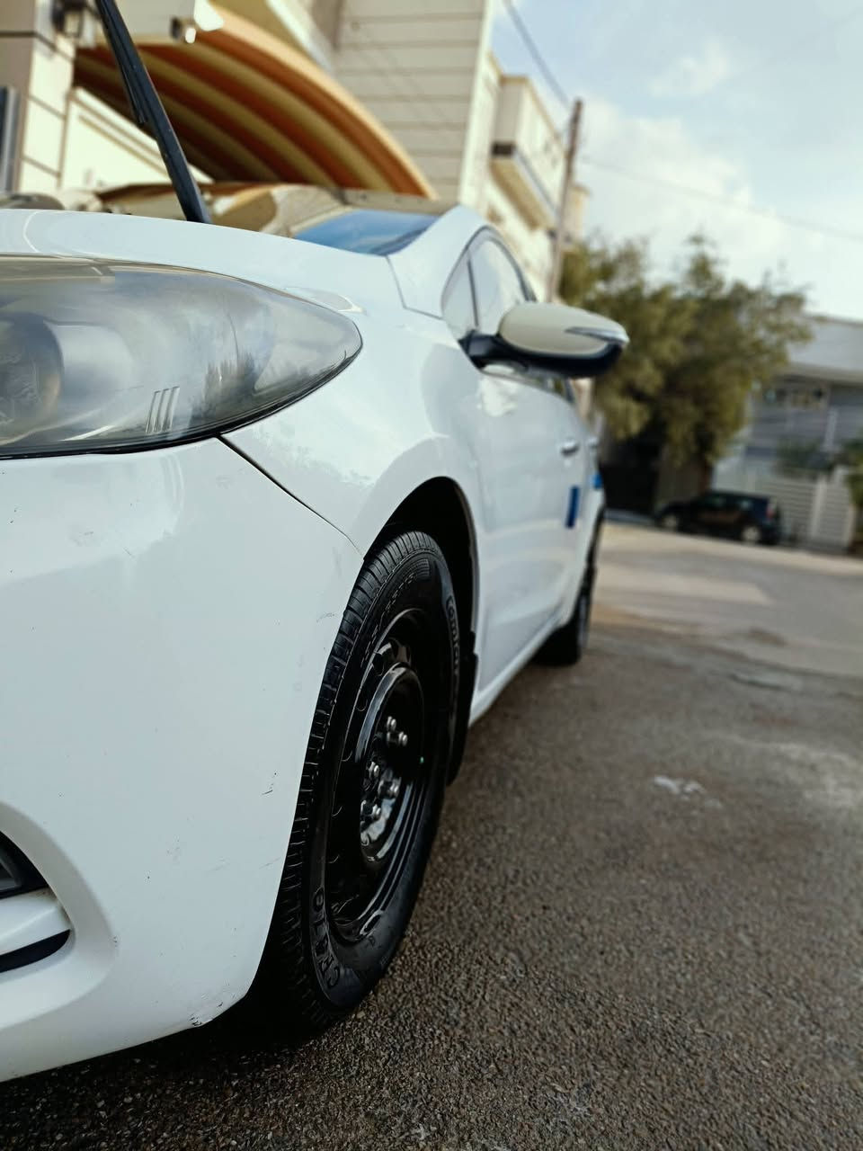 للبيع سيراتو 2014 محرك 1600 كير حرك رقم بغداد ماشيه 235 الف مكفول سياره جاهزه تخم تاير جديد لايت زنون بيها بنييد مصبوغ اثر شخوط وطخه بلجامغ الخلفي صغيره سياره خير من الله تدفئة شغاله
تبريد غاز ضاج وطلع من كيفه   سياره احلى من صور سعر 117 وبيها مجال سنويه ماساقطه 2027 شراي يتصل ***********
