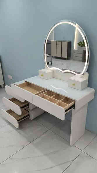 جديدنا(شركه دريم هووم للاثاث المستورد)(منزلي*مكتبي)✅🇹🇷(جمله*مفرد)
#بضاعه_2026🔥
ميز تواليت تركي خشب طبيعي متانه وجوده ممتازه 
ميز مرايا خشب طبيعي 
ميز مكياج مودرن✅
للطلب والاستفسار يرجى مراسله الصفحه✉️
للحجز السريع راسلونا واتساب***********☎️
متوفر توصيل داخل بغداد وجميع محافضات العراق🚚🚚
