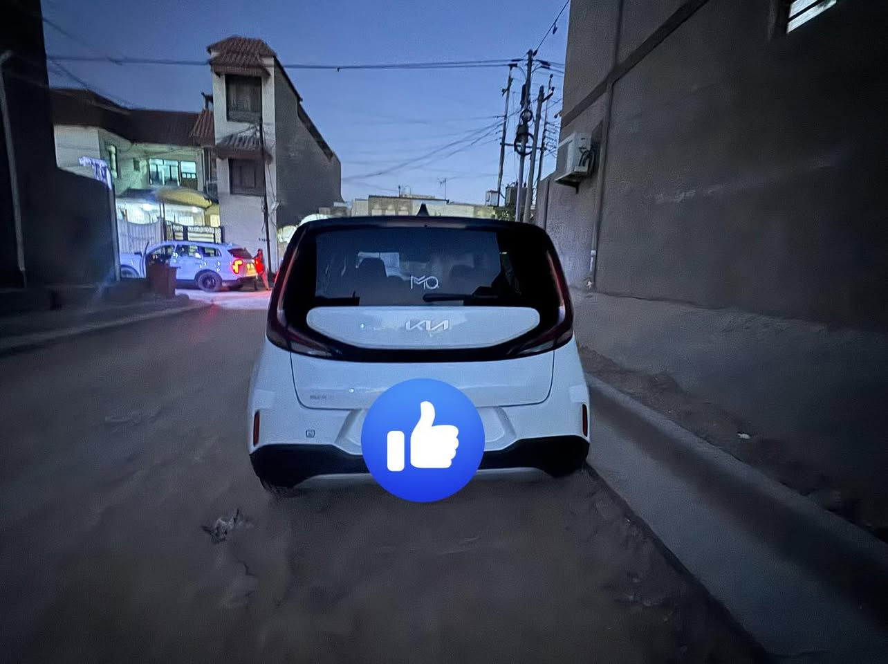 السلام عليكم كيا صول موديل ٢٣ رقم بابل بأسمي مواصفات S المعروفه محرك 2000 دوش فقط بنيد مبدل حادث سطحي 
 ماشيه ٤٨ الف كيلوا اتصال او واتساب ***********

