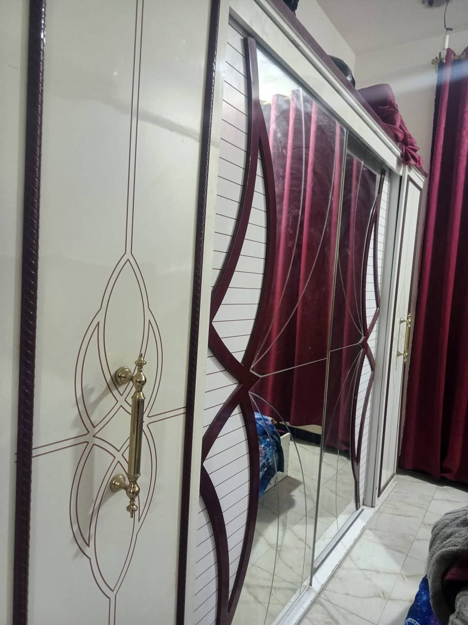 سلام عليكم غرفه تركيا للبيع مكاني بغداد الشعله سعرها ٦٠٠وبيها مجال ***********بي وتساب
