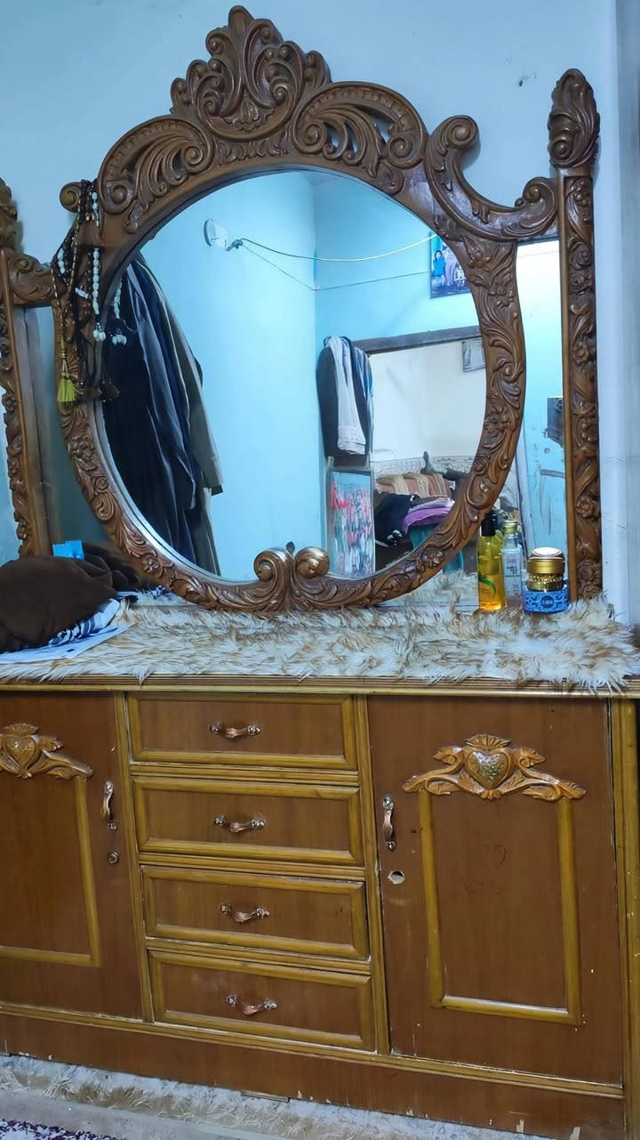 غرفه البيع صاج 5بيبان بدون زاويه  السعر 500 العنوان البصره المعقل ***********
