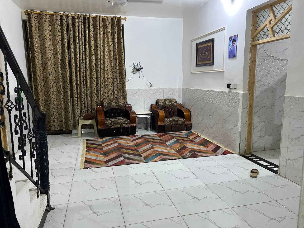 اللهم صل على محمد وال محمد 
دار للبيع مساحة 200 متر 
حي الحكيم قرب المستوصف 
نزلة علي الامير قريب ع شارع 
طابقين بناء حديث 
الطابق الأول غرفتين وهول مطبخ
وصاله وصحيات وكراج 
الطابق الثاني غرفتين وهول 
 بناء الطابق الثاني سقف سندويج 
ملاحظة نستقبل جميع العروض 
في محافظة واسط 
الاستفسار 
***********
