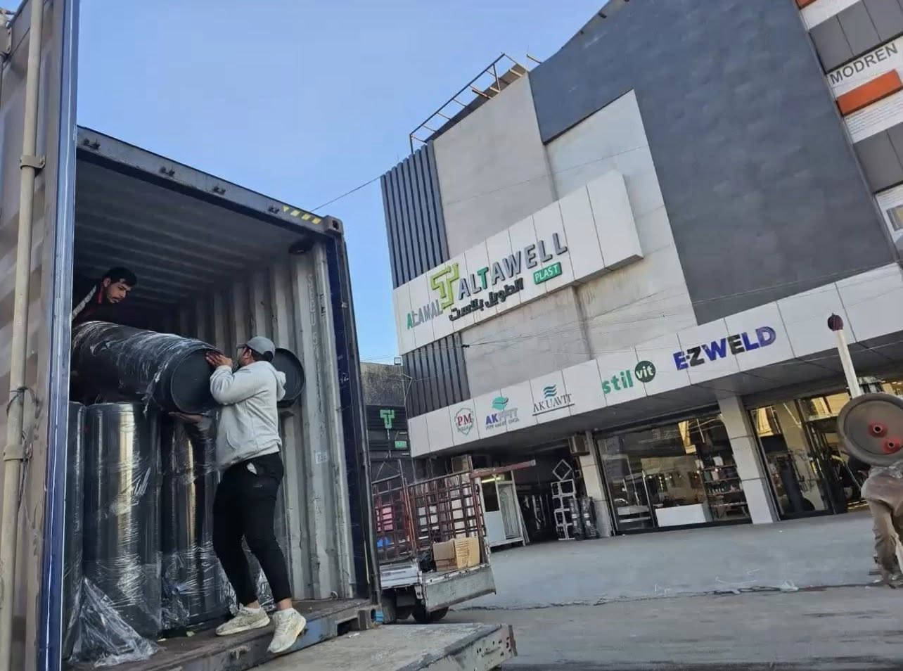 السلام عليكم 
تم وصول حاويه سخان اميكو عراقي
لدى شركةالطويل بلاست-Altaweelplast
بمواصفات عاليه 
و ضمان 5 سنوات استبدال
يتحمل ضغط بوستر 12 بار 
البليت الداخلي 2 ملم 
فوم بلكامل
للاستفسار :-***********
