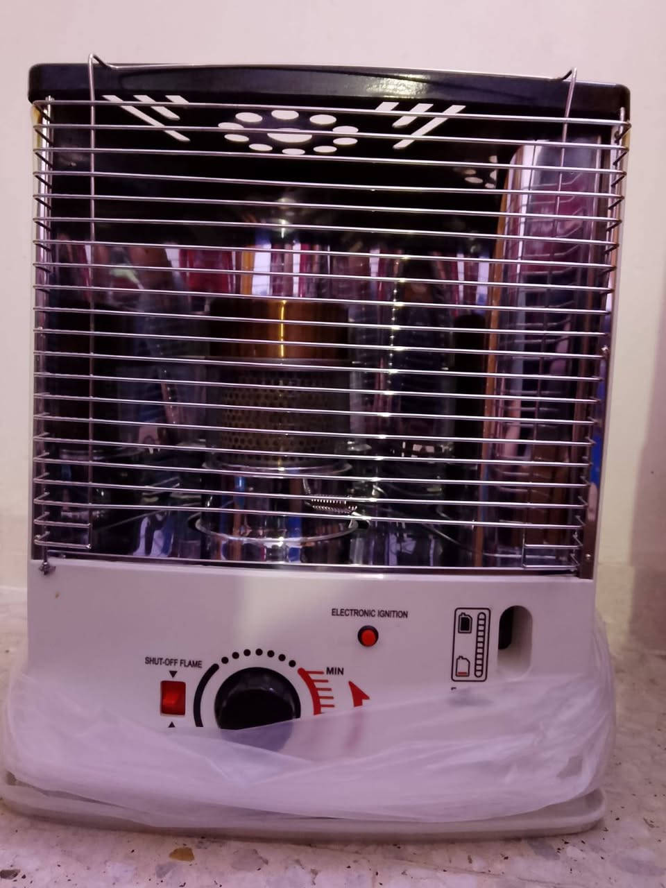 سلام عليكم صوبه أخذته قبل شهر شغلته سبوعين فقط وبعده كامت من اطفيه تطلع غاز اشتريته 125الي تفيده بلخدمه بعده جديده بيش تفيدك مكاني رئاسة العبيدي 
هاتف ***********
