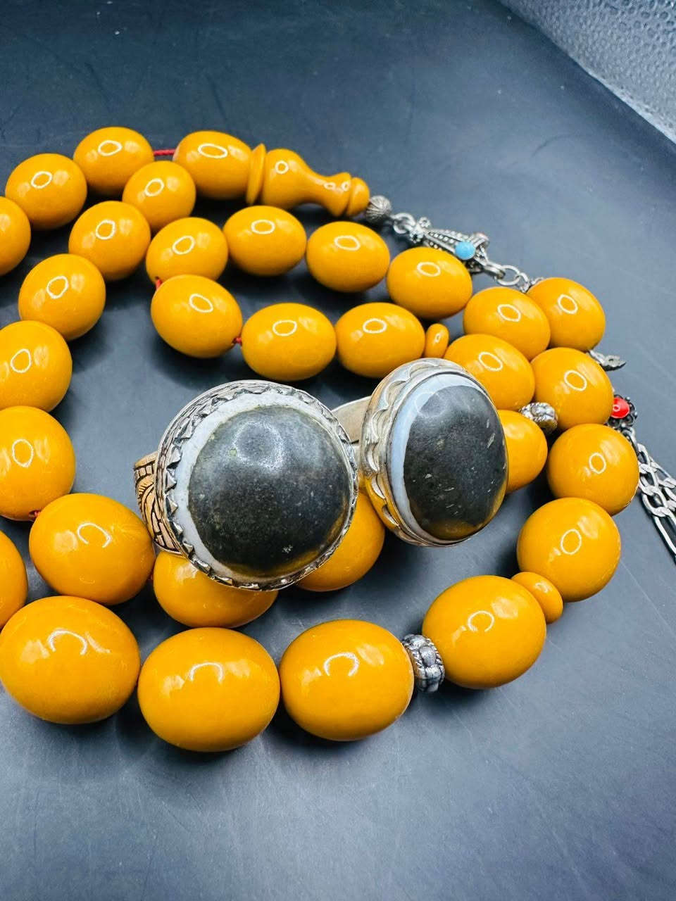 الجزع اليماني الصحيح جزع
بقري يماني فضه 925 صياغة يدويه ثقيله
للحجز والاستفسار مراسله الصفحة أو مراسله واتساب ***********
يوجد توصيل لجميع المحافظات
