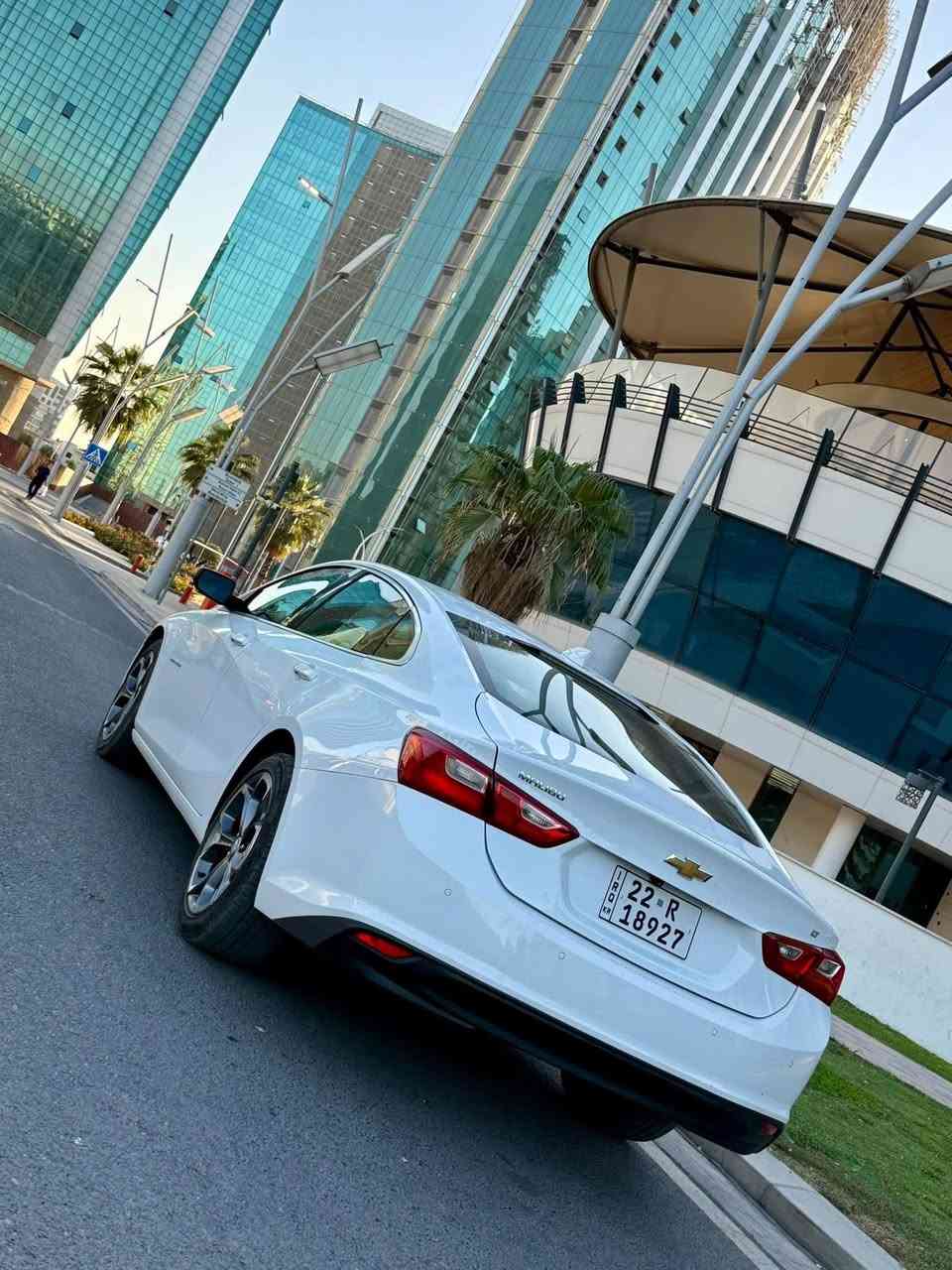 السلام عليكم 
السيارة للبيع نقد فقط
شوفرليت ماليبو وارد امريكي موديل : 2023
سعر : 128 ورقة وبيها مجال 
تسجيل جديد رقم اربيل
السيارة بدون صبغ وبدون تبديل حادثها دعامية امامية كما موضح بالصور ومكانين بارد بتقنية BDR 
المواصفات 🔚 LT
ويل RS بلادي
تبريد قطعتين
شاشة كبير لمس
كاميرا
ابواب  بصمة
بصمة تشغيل 
تشغيل عن بعد  
هاند بريك بصمة
اوتو هولد  
رادار امامي (تحديد مسار)
‏‎رادار جانبي (نقاط عمياء)
تحكيم استيرن
استيرن هيتر
كشنات كهربائي
كشنات هيتر
.
مكان سيارة صلاح الدين تكريت
رقم الهاتف ***********
