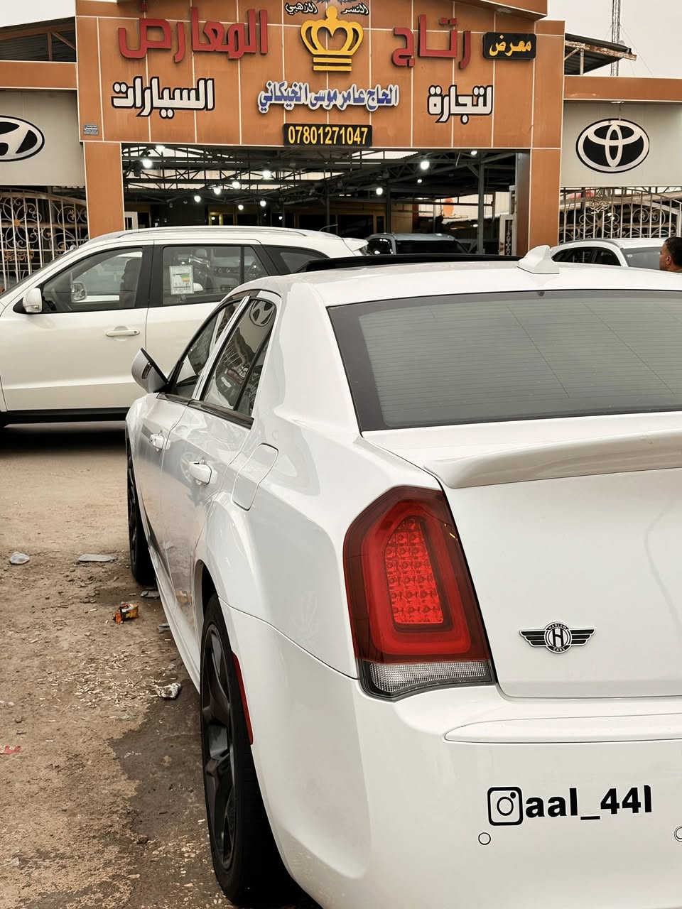كرايسلر  اوباما 300S   (ألشايب👨🏻‍🦳⚜️)
الموديل :2023  . (خليجي) . 
العداد : ٥٥ الاف mi   . ) .
(سياره وكاله هارلم ام ضمان 📍)
المحرك : V6 . 3.6L . 
الضمان : 3 سنوات او 60 الف كيلو متر . 
مرقم اربيل  كامل بسمي تحويل ثاني يوم 
(السياره مكفوله كفاله عامه )
سياره جديده بعده اخت زيرو بمعنى الكلمه 
الموصفات 
 فول الفول 1/1 
المواصفات :
ردار امامي 
ردار جانبي 
* الواجهة الأمامية SRT. 
* پانوراما . 
* رادار مع مانع تصادم . 
* نقطة عمياء . 
* حساسات امامية . 
* مصابيح امامية زنون مع LED . 
* ويل قياس 20 أنج . 
* حساسات خلفية . 
* شاشه كبيرة مع نظام ملاحة نفكيشن GPS .
* سستم صوت الپاين مع سماعات بريميوم .
* مقصورة الركاب من الجلد الفاخر .  
* مقاعد أمامية كهربائية عدد 2 . 
* ذاكرة لحفظ وضعيات الجلوس (ميموري) . 
* مقاعد أمامية تبريد وتدفئة . 
* مقاعد خلفية تدفئة . 
* تشغيل عن بعد . 
* ستيرن كهربائي . 
* تدفئة ستيرن . 
* محدد سرعة . 
* تلفون بلوتوث . 
* كاميرا خلفية .
* مرايا متحسسة للاضاءة العالية .
* كير شفتر بالستيرن . 
* دخول ذكي (بصمة) .()
(للاستفسار اكثر(***********)
(مكاني حلة  ) 
بيع فقط
