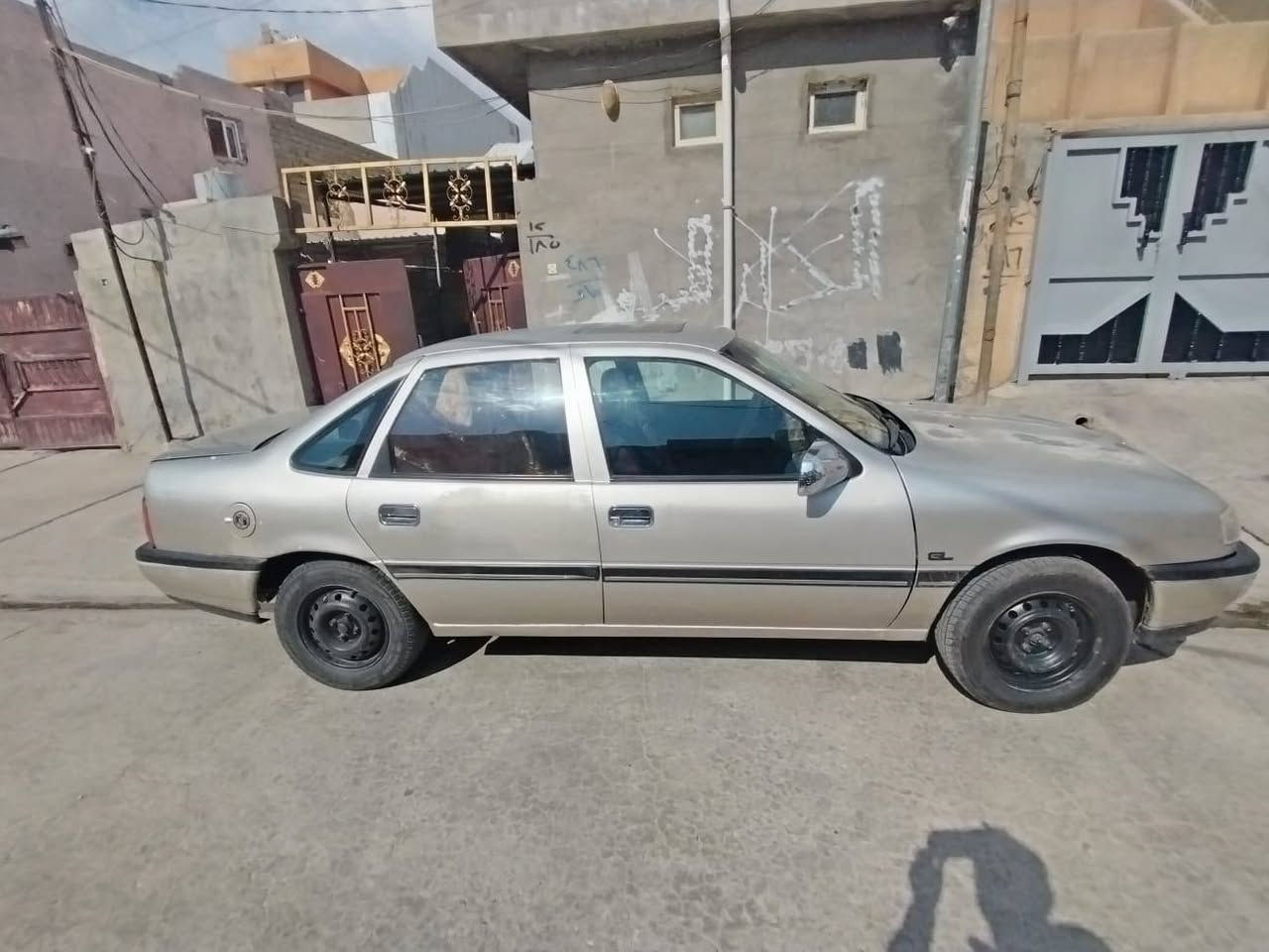 للبيع اوبل فكترا موديل1992شرت تحويل ثاني يوم مشروع وطني دفتر بانزين موجود سنويه لل 2030  السعر(40 )) وبي مجال حك الجيه مكلف خابر على رقم مامتواجد علفيس  ***********
