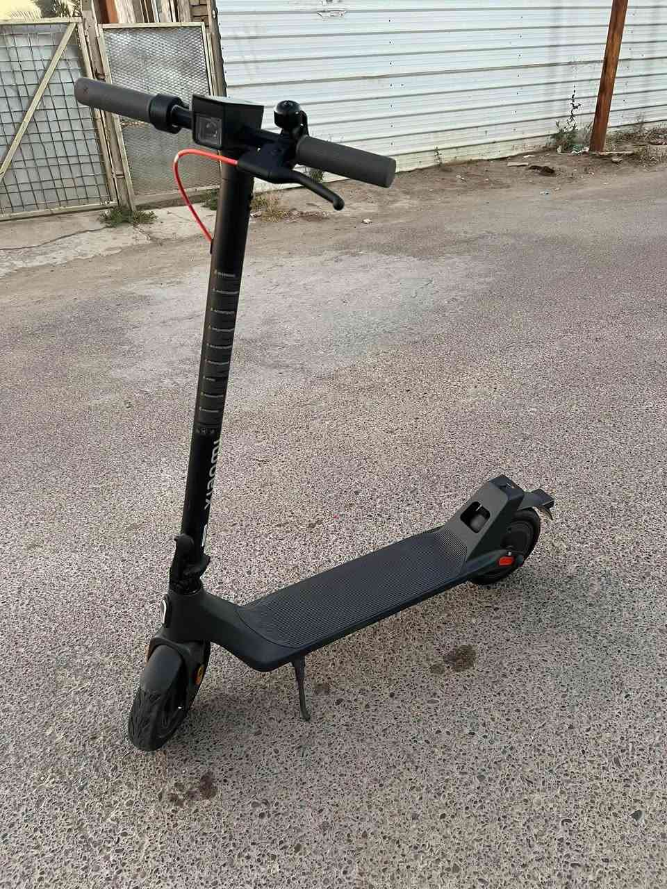 السلام عليكم 🌹
سكوتر كهربائي ⚡️ 

من شركة Xiaomi

موديل Xiaomi Electric Scooter 4 Lite

السرعة 35 كيلومتر بالساعة

استخدام اقل الأسبوع 

نظافة 95‎%‎

مع الشاحنة الخاصة به

يحمل وزن 120-130 كيلوغرام 

للأستفسار : 

***********

***********
