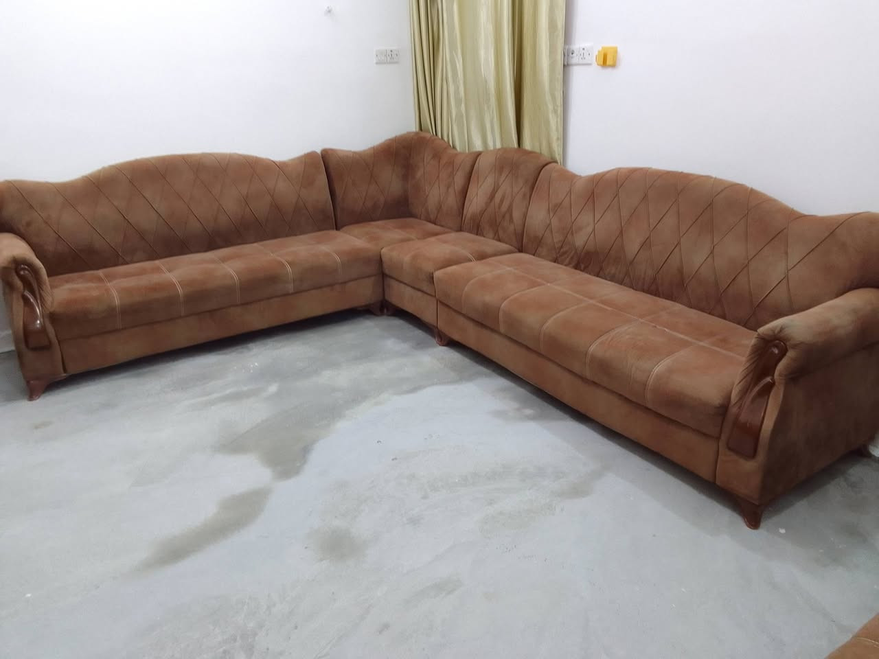 تخم أو ديوان السعر 250الف    العنوان الدورة  هاتف *********** موجود واتساب
