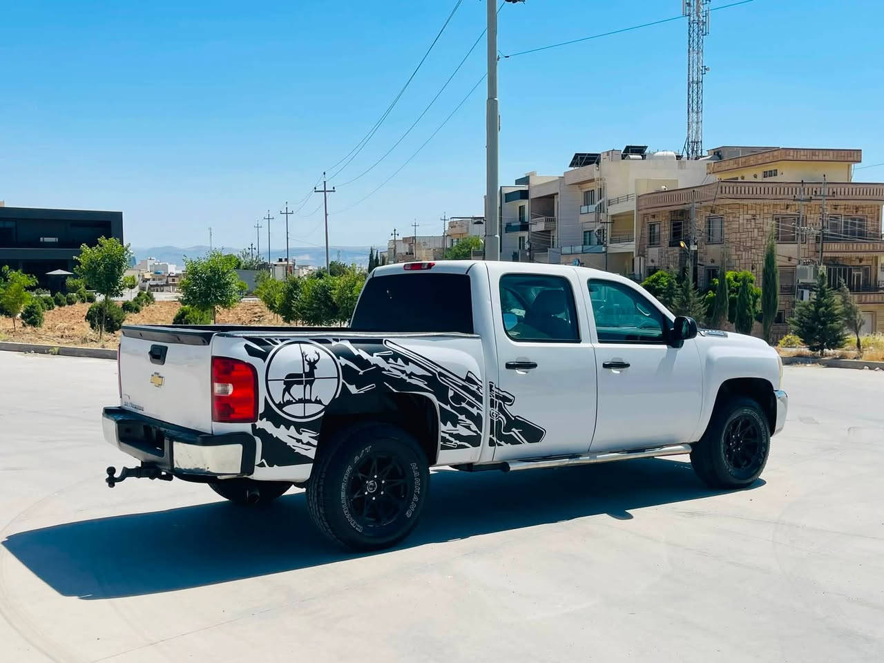 سلفرادو ٢٠١١ للبيع تراوس كير محرك بشرط تحويل غرامات بشرط بدون حادث ٣ قطع صبوغ  باب طويل بودي قصير  كله مكفوله مكان سليمانية سعر ١٣٠ تبريد شغال ***********
