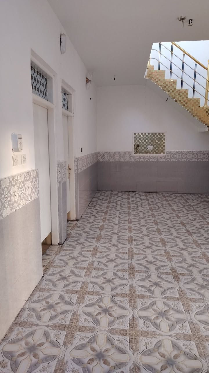 يا الله السلام عليكم بيت البيع مساحه200 شارع بترومين خلف اسواق حماده قرب الجامع ***********
