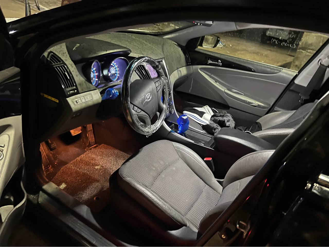 سوناتا 2014 بانزين اكرر بانزين مكينه 2000 دوش سياره جامده جاهزه ربع ما ذب عليها شرط سياره احله من الصور  مكينه كير حداديه تبريد تدفئه كله توب كصه جنطه سعر 55 وبيها مجال قليل مكاني بصره *********** البصرة, العراق
