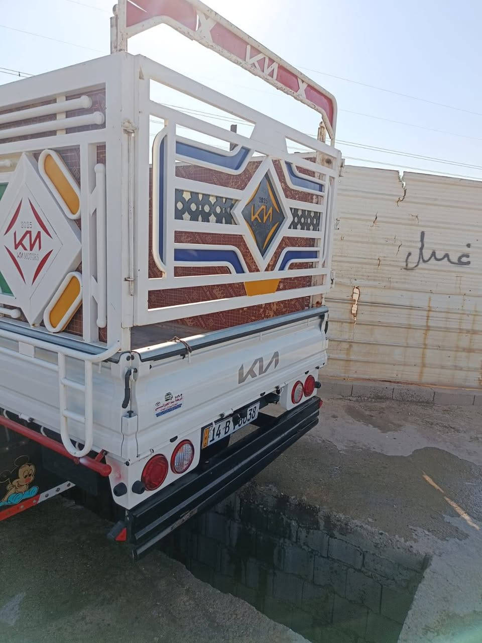 السلام عليكم كيا فحل مفتوح 
المديل 2025 رقم بصره جديده
ماشيه 700و12 بسمي
السعر 210 وبيه مجال
الرقم ***********
