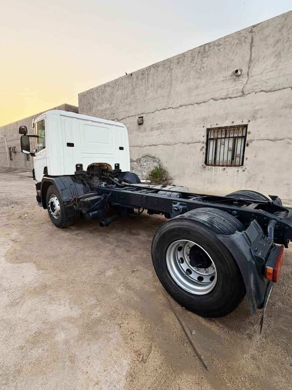 سلام عليكم سكانيا موديل 2000 اللبيع العنوان البصره ***********
