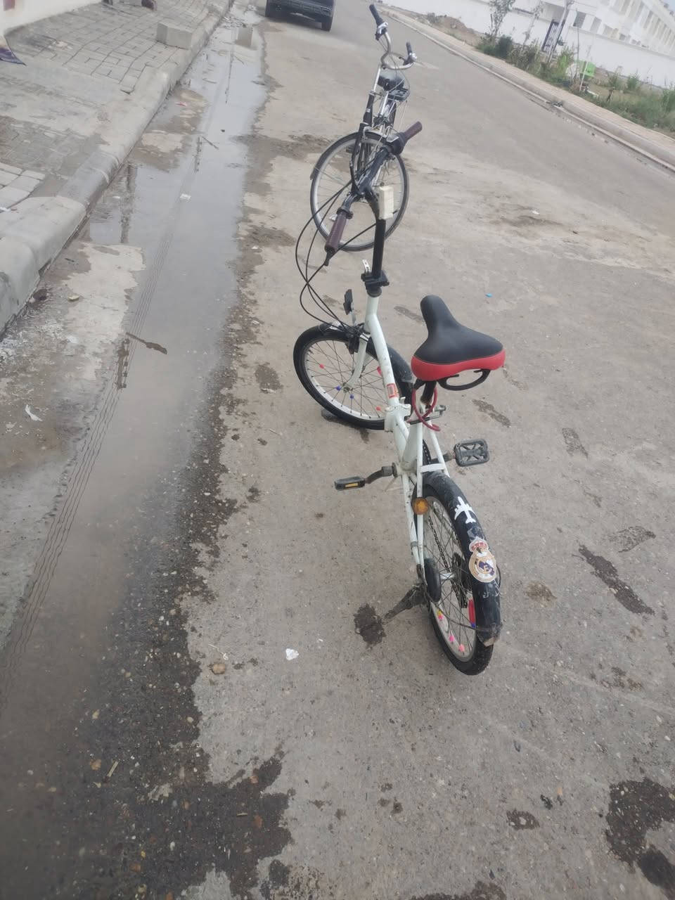 السلام عليكم بايسكل للبيع ياباني اصلي بدال شغاله بريكات شغاله العيد يتصل على هذا الرقم *********** الملعب الصوفيه شارع 40
