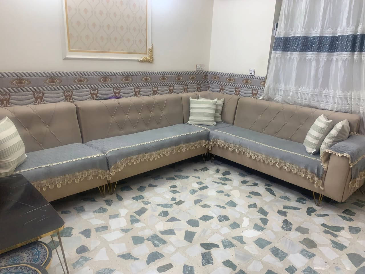 السلام عليكم ديوان البيع نضيف كلش 
القياس ماله 4 مترات ونص بدون تجوات
مكاني بغداد مدينة الصدر 
السعر ماله . 350 الف


**إذا كنت صاحب هذا الإعلان وتريد حذفه لأي سبب، رجاءا أرسل رسالة إلى الدعم الفني**