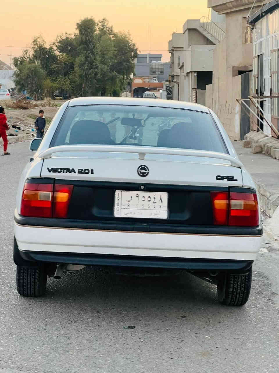 أوبل فكترا موديل 91 حجم 20 
كير اوتماتيك سلايت كهرباهي
كهربائيات كله شغاله  جامات الاماميه كهربائيه كير ومحرك بشرط سيارة جاهزه 
صبغ الدوائر الخلفي مصلح 
سياره جاهزه ما ناقصها اي شي 
سعرها 54 ورقه وبيها مجال بسيط
***********
