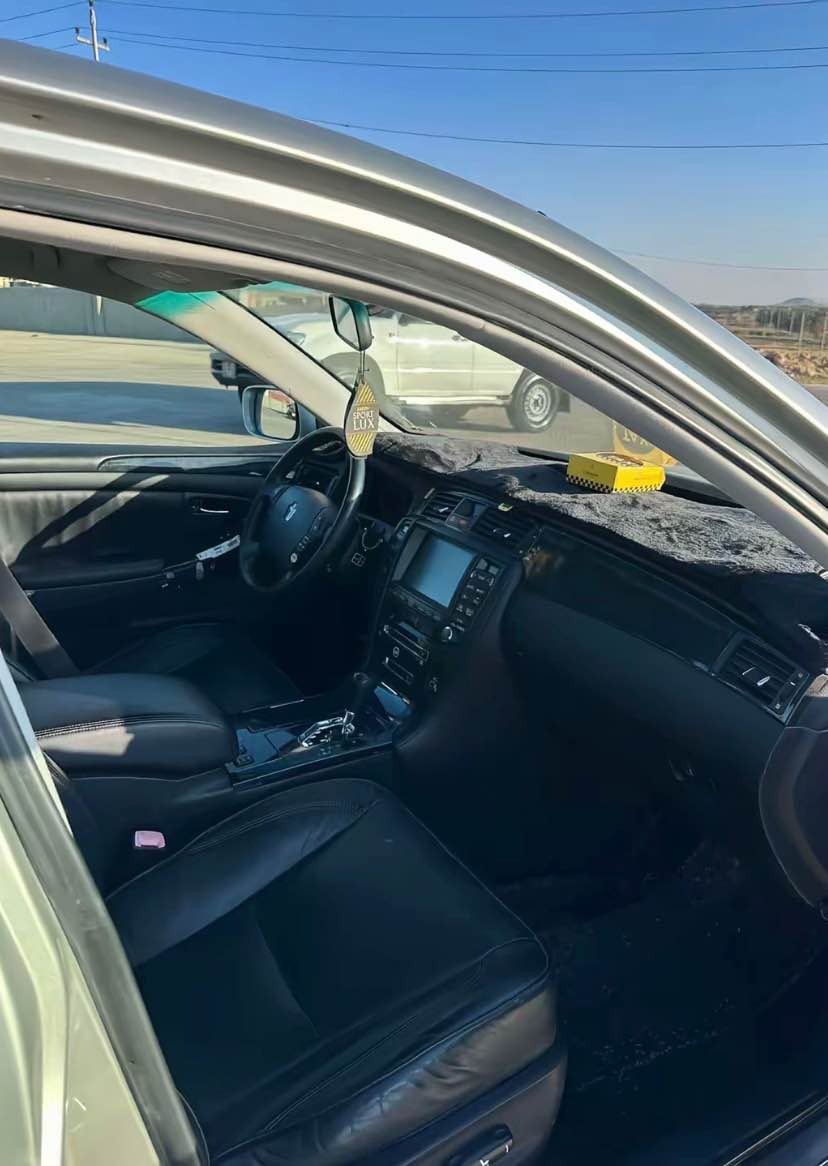 شاهینه‌ ١٨٢ براوه‌ 
گێر و مه‌كینه‌ و ئه‌كسل به‌ شه‌رت
دوكه‌ل به‌ شه‌رت 
سوكان لێكزس
كوشن جڵد و هیته‌ر
هایدرۆلیكی گێر و رۆن و ئینتفرێز تازه‌یه‌
جامی هه‌ل گییراوه‌ 
برێكی به‌ستراوه‌
كامل كامل مه‌سره‌فم كردوه‌ 
سه‌یاره‌كه‌ پاكه‌ به‌س ماشه‌ڵای ئه‌وێ 
هه‌موو گیانی به‌ شه رت 
49 گه‌لاو یه‌ك تۆز معامه‌له‌ 
شوێن نزیك پیره‌مگرون
*********** السليمانية, العراق
