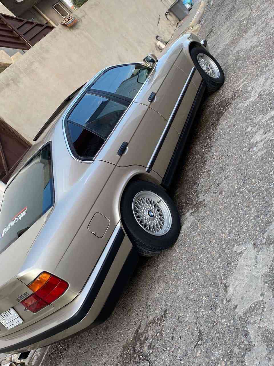 BMW
للبيع موديل 1991 محرك دبل فانوس جديد وكير جديد 
السيارة صبغ جمالية بدون ضربة 
سنوية اقل السنة وتخلص رقم بغداد مشروع وطني تايرات جديد صدر خلفي وأمامي جديد سيارة جاهزة على آخر حباية ما بيها أي مصرف او نقص 
للاستفسار ***********
السعر 65 وبي مجال 
مكاني كركوك
اني مكلف بالنشر خاص ما أجاوب الشراي يتصل على الرقم.
