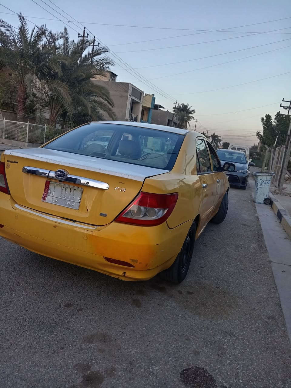 للبيع موديل 2011 سياره جاهزه عده التبريد كبريسر ٣٦ وبيه مجال *********** المكان حي الجهاد بغداد
