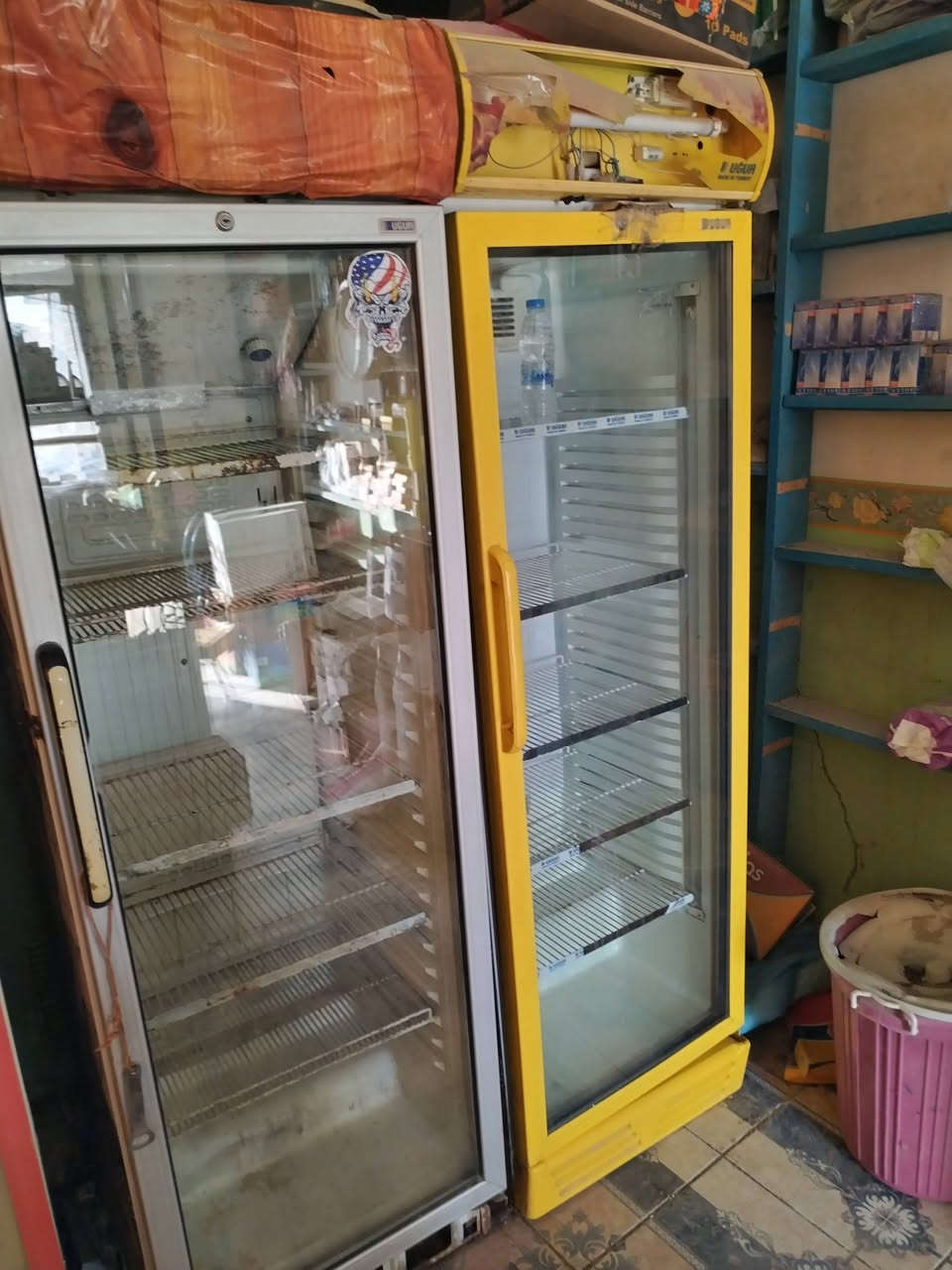 عارضات عدد 3 الوحدة على 250 وبيها مجال  ومجمدة افقية للبيع السعر 650 وبيها مجال بسيط مكاني السماوه قرية سيد جبار ***********
